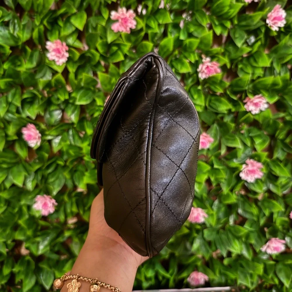 Chanel CC Black Leather fold over Hampton tote clutch hand bag - Picture 9 of 17